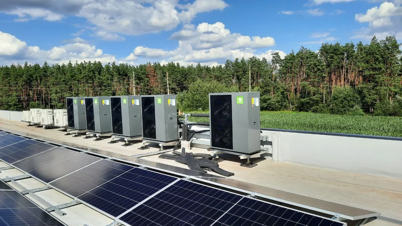 Βιομηχανική εγκατάσταση με αντλία θερμότητας Mycond σειρά BeeEco