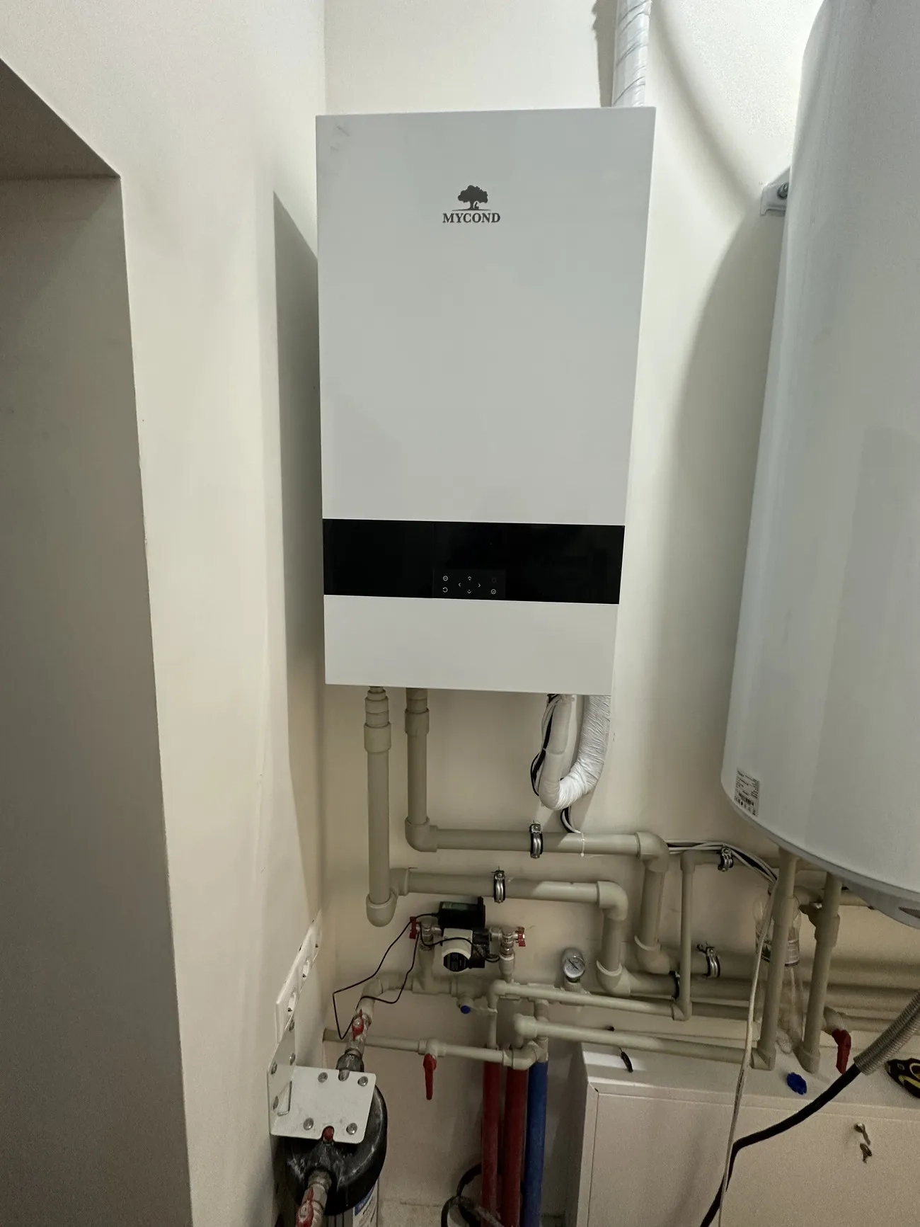 Μονοκατοικία με αντλίες θερμότητας Mycond Split BeeHeat MHS-U14BH