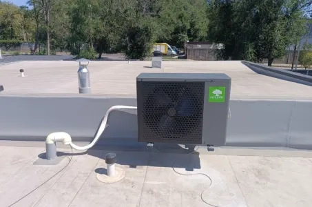 Εγκατάσταση σε εξοχικό σπίτι με αντλίες θερμότητας Mycond Split σειρά BeeHeat